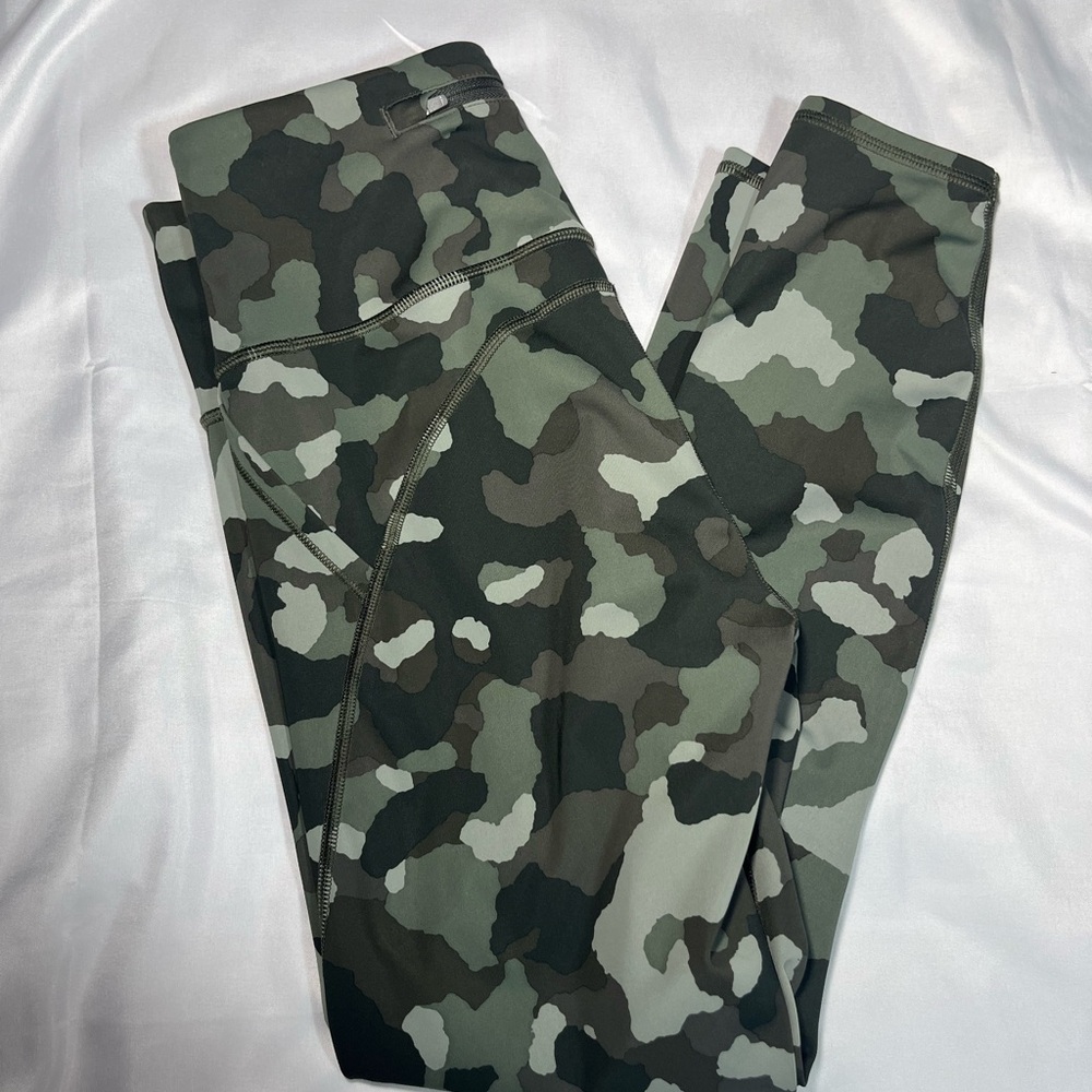 Athleta Lightning 7/8 Tight Leggings Green Camo‎ Small Pockets NWOT Zip